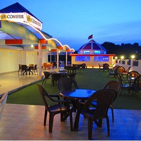 Treebo Trend Gk Conifer Hotel Dharamshala Ngoại thất bức ảnh