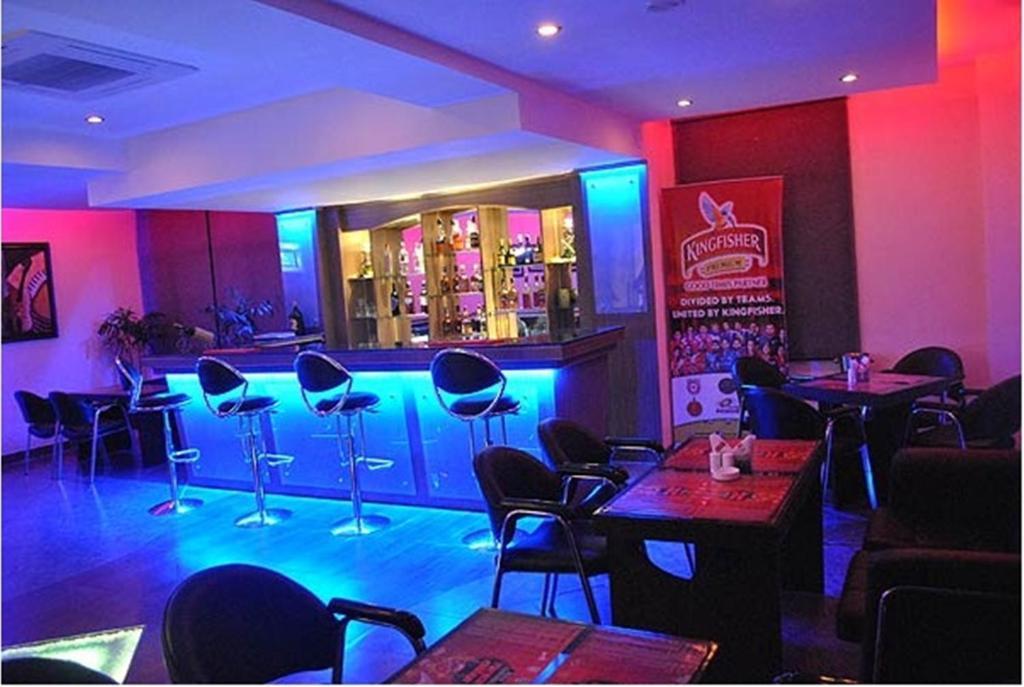 Treebo Trend Gk Conifer Hotel Dharamshala Ngoại thất bức ảnh