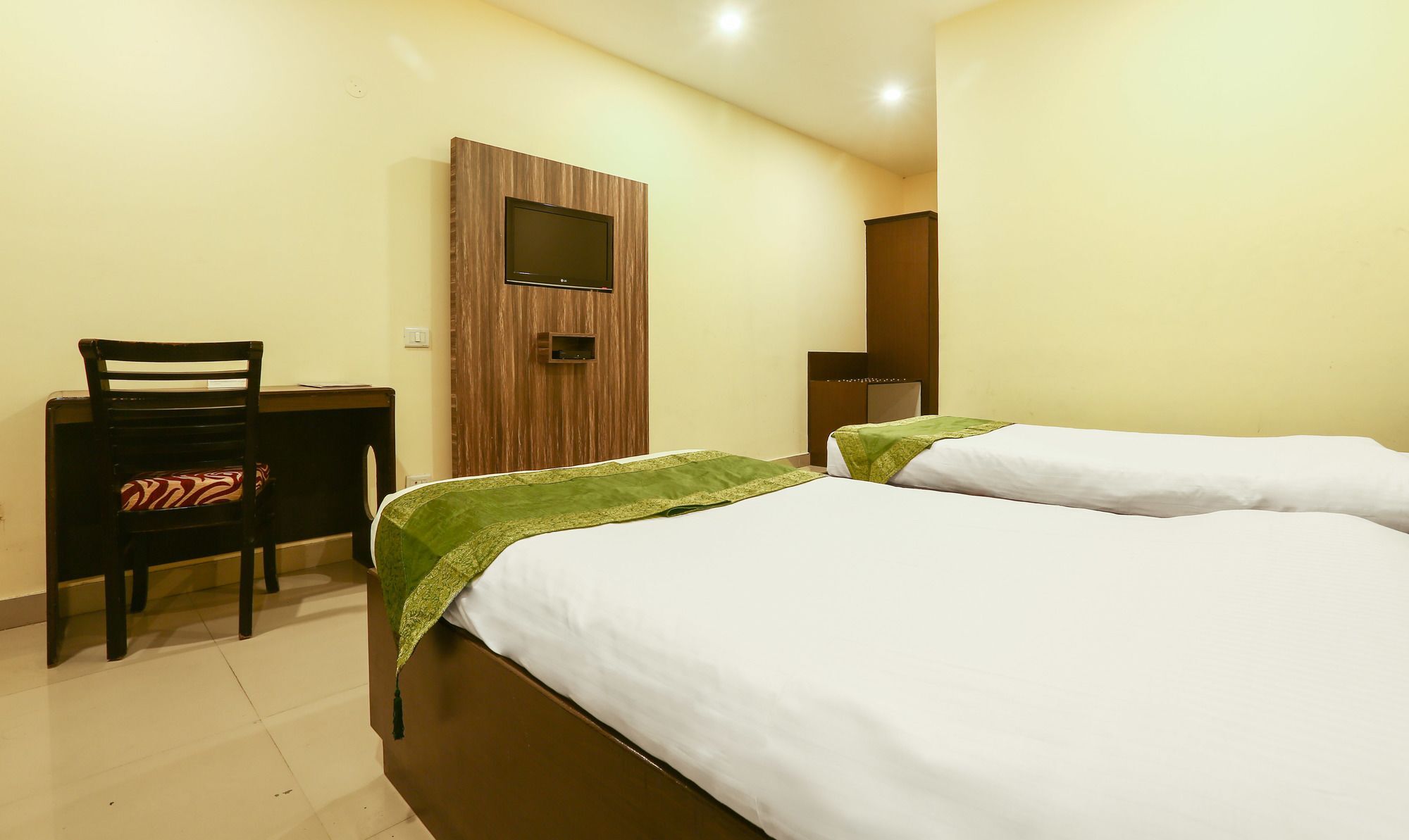 Treebo Trend Gk Conifer Hotel Dharamshala Ngoại thất bức ảnh