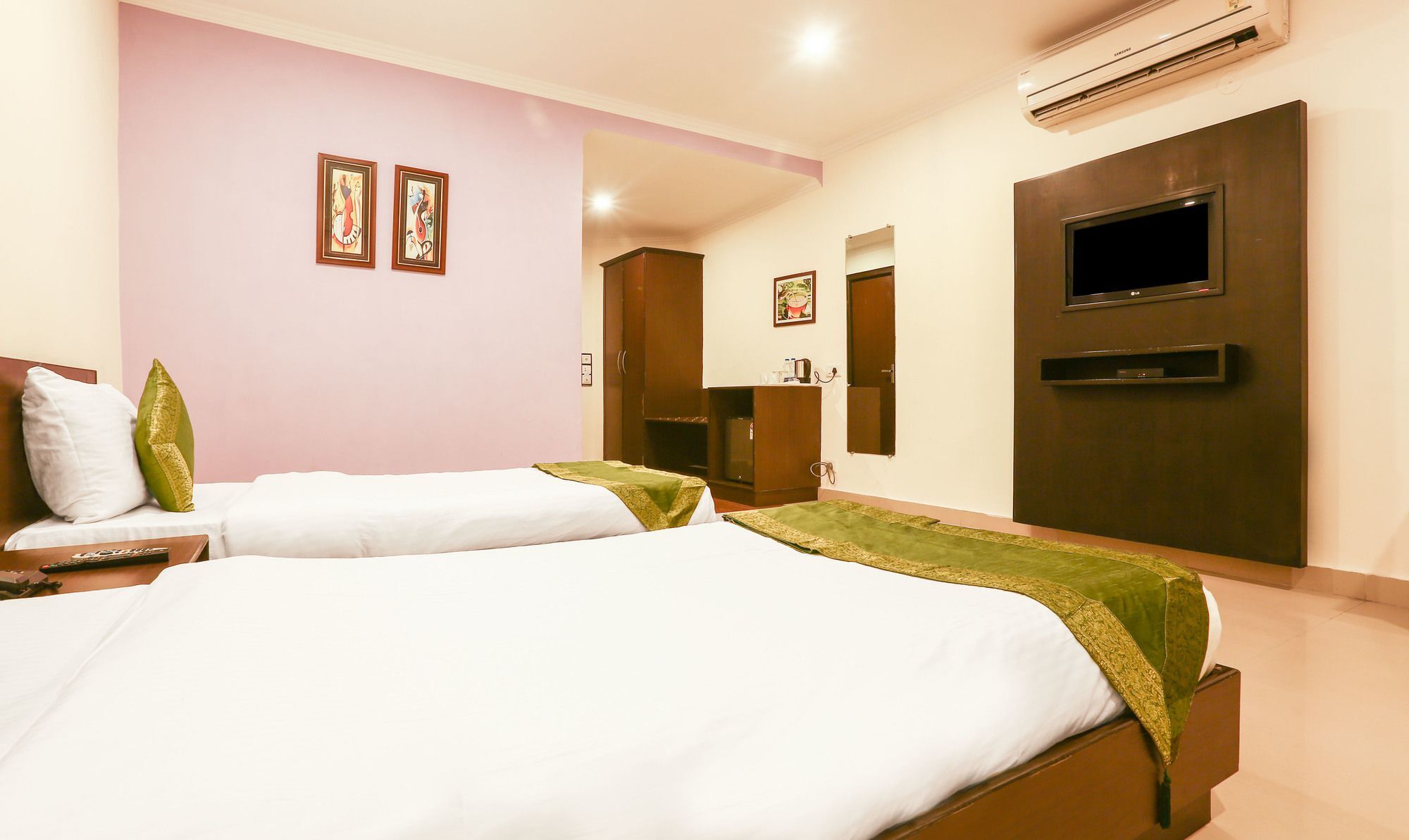 Treebo Trend Gk Conifer Hotel Dharamshala Ngoại thất bức ảnh