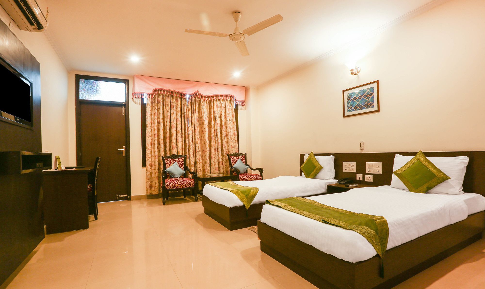 Treebo Trend Gk Conifer Hotel Dharamshala Ngoại thất bức ảnh