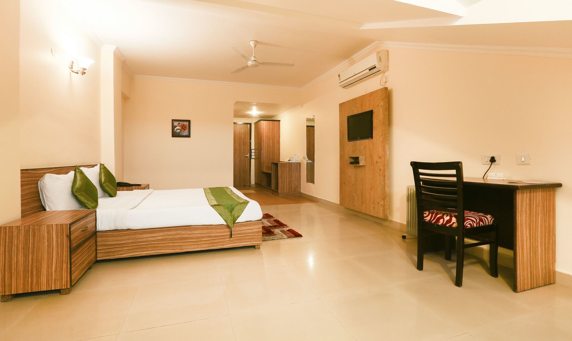 Treebo Trend Gk Conifer Hotel Dharamshala Ngoại thất bức ảnh