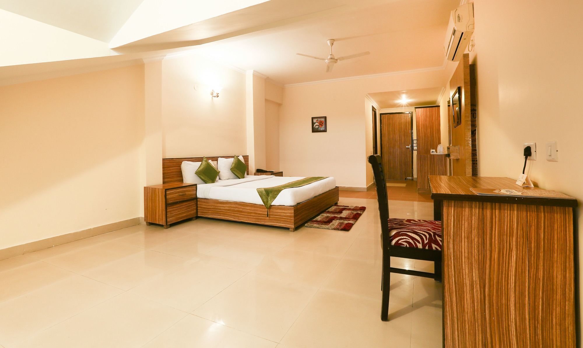 Treebo Trend Gk Conifer Hotel Dharamshala Ngoại thất bức ảnh