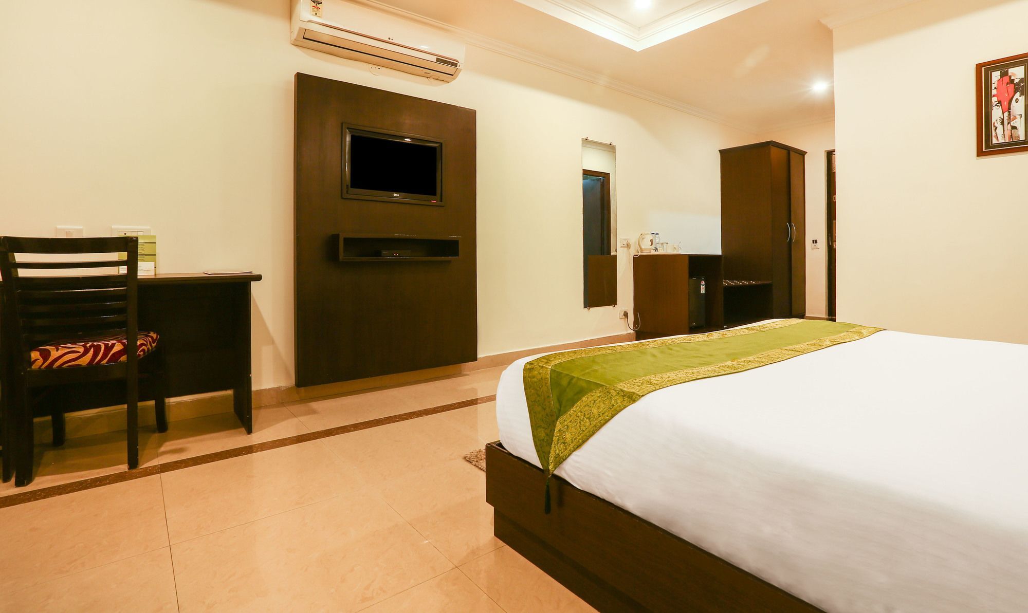 Treebo Trend Gk Conifer Hotel Dharamshala Ngoại thất bức ảnh