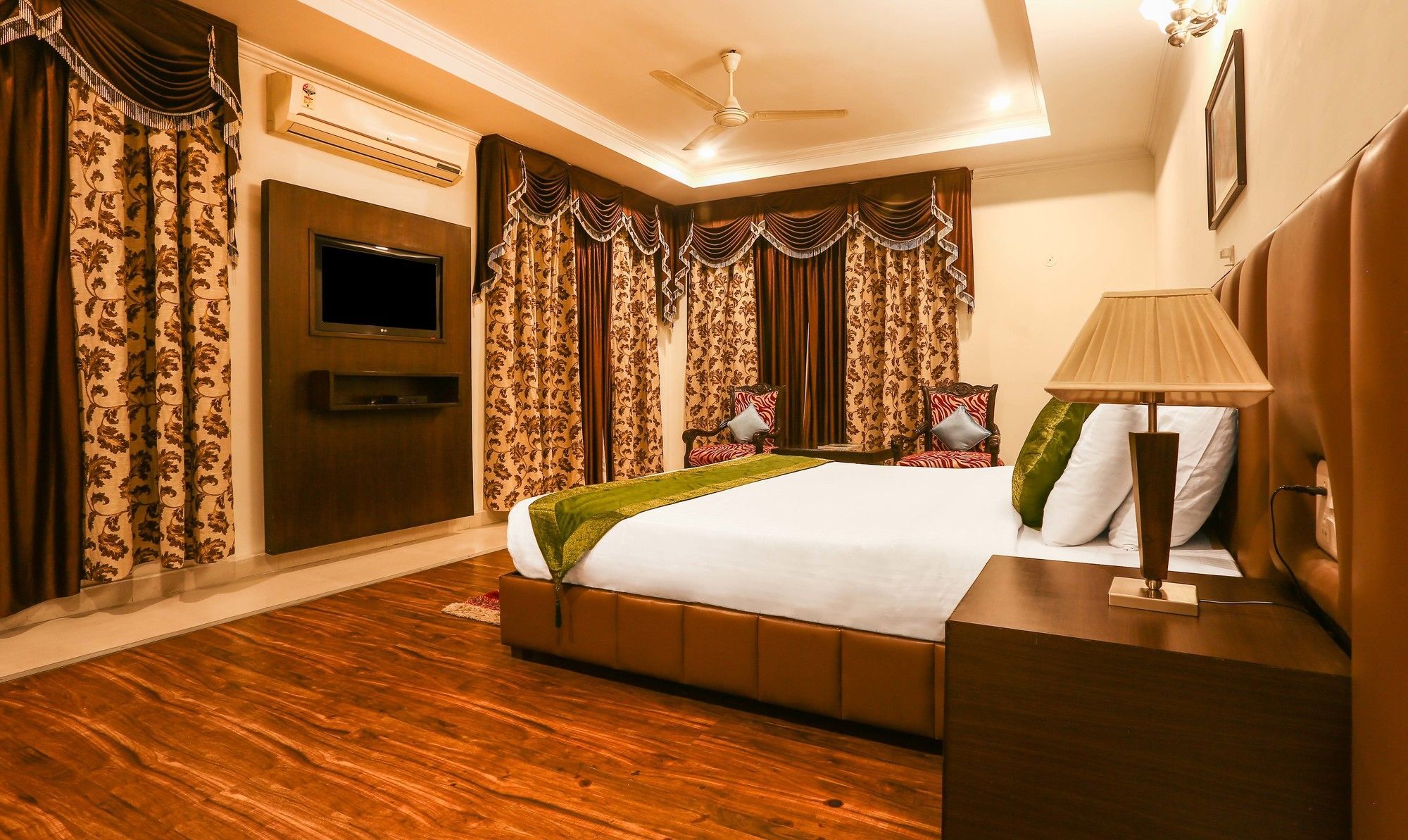 Treebo Trend Gk Conifer Hotel Dharamshala Ngoại thất bức ảnh