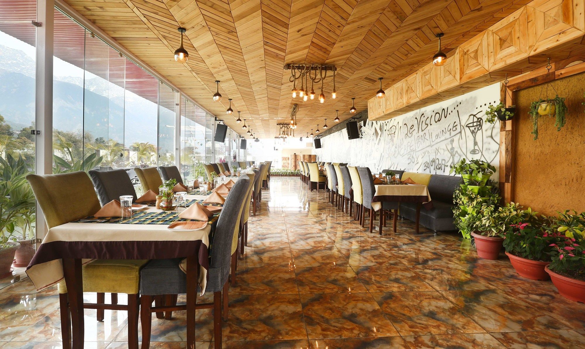 Treebo Trend Gk Conifer Hotel Dharamshala Ngoại thất bức ảnh